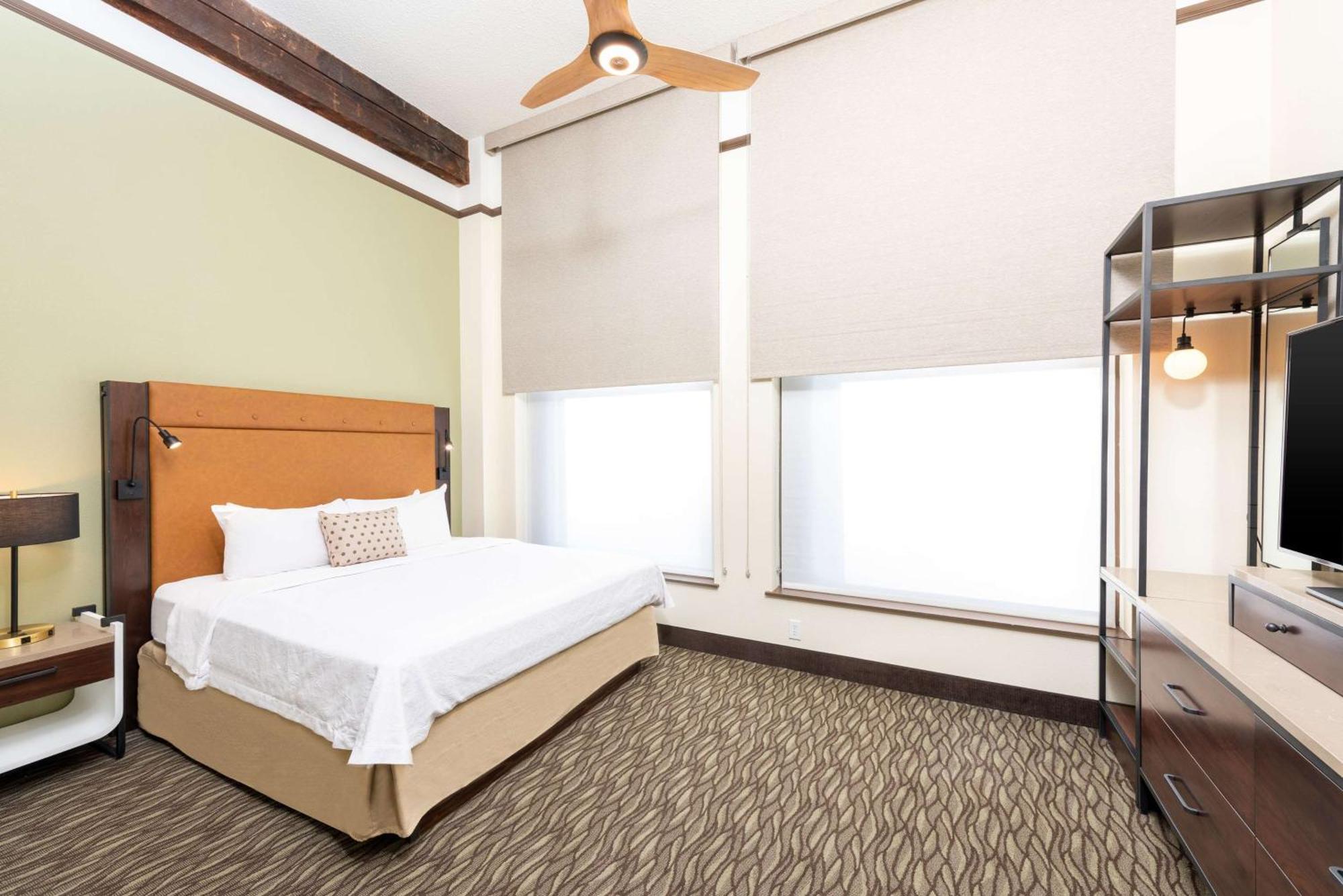 โฮมวูดสวีทบายฮิลตัน อินดีแอนาโพลิสดาวน์ทาวน์โฮเต็ล Hotel อินเดียนาโพลิส ภายนอก รูปภาพ
