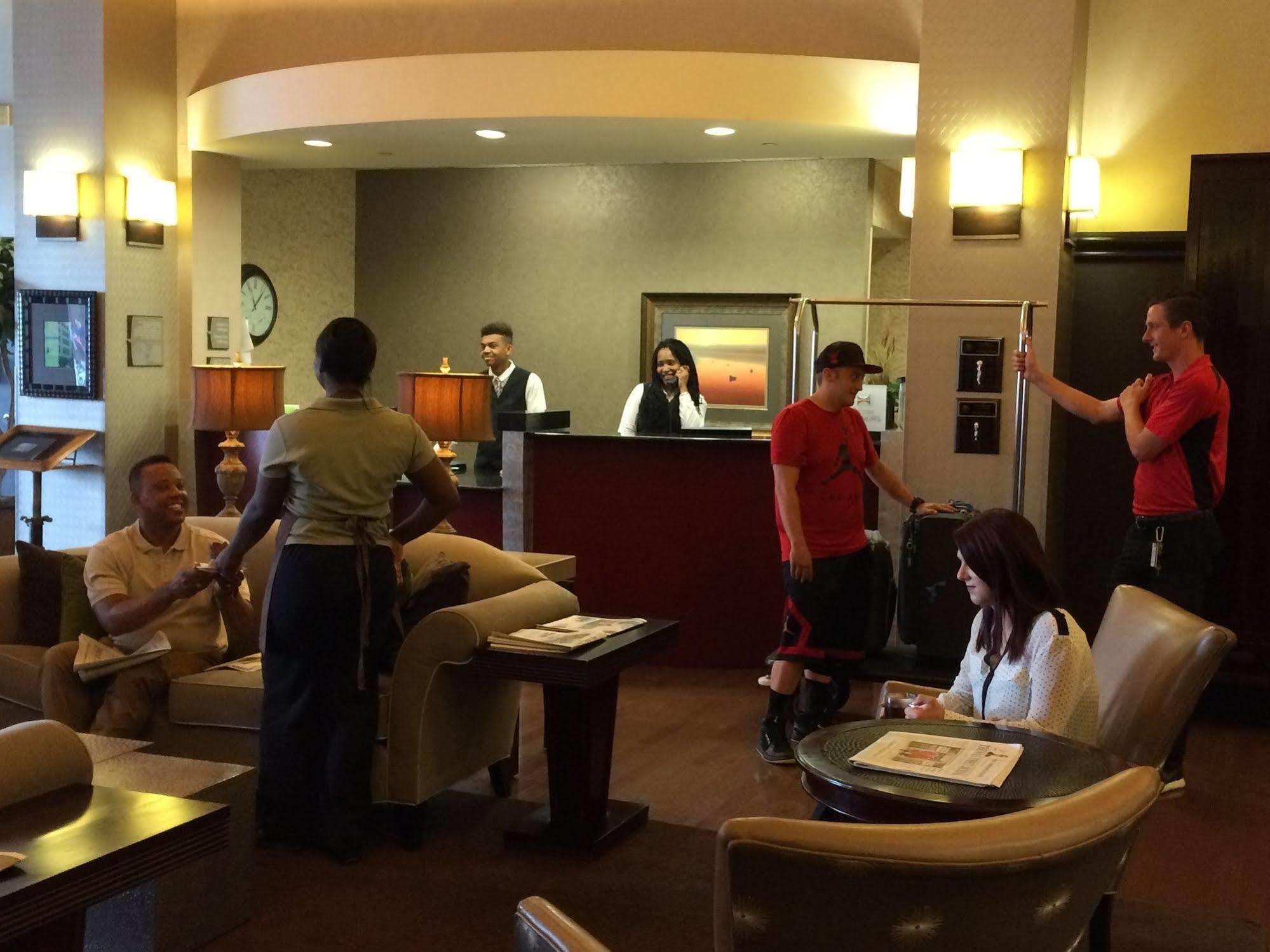 โฮมวูดสวีทบายฮิลตัน อินดีแอนาโพลิสดาวน์ทาวน์โฮเต็ล Hotel อินเดียนาโพลิส ภายนอก รูปภาพ