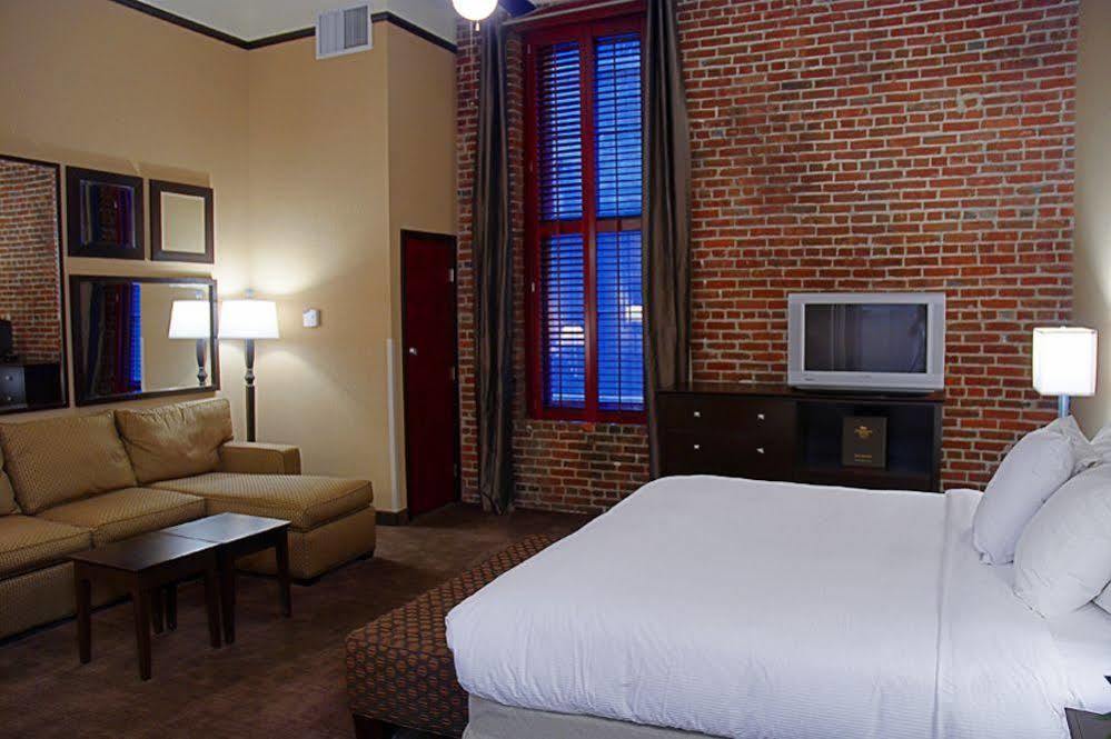 โฮมวูดสวีทบายฮิลตัน อินดีแอนาโพลิสดาวน์ทาวน์โฮเต็ล Hotel อินเดียนาโพลิส ภายนอก รูปภาพ