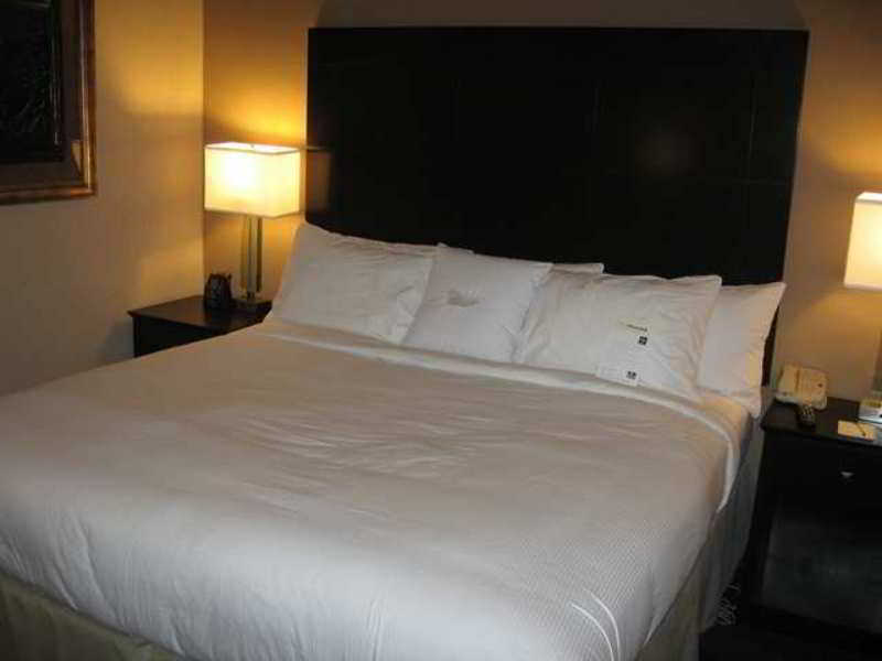 โฮมวูดสวีทบายฮิลตัน อินดีแอนาโพลิสดาวน์ทาวน์โฮเต็ล Hotel อินเดียนาโพลิส ห้อง รูปภาพ
